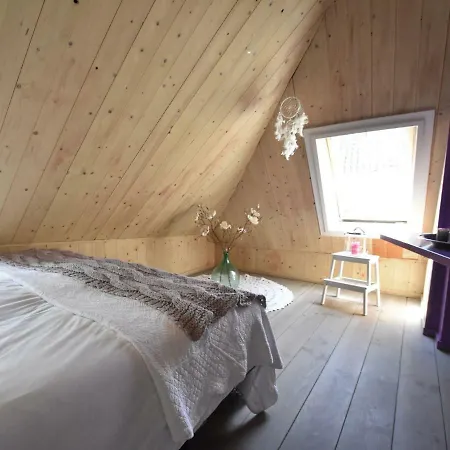 Quaint In Schrool Near Forest דירה